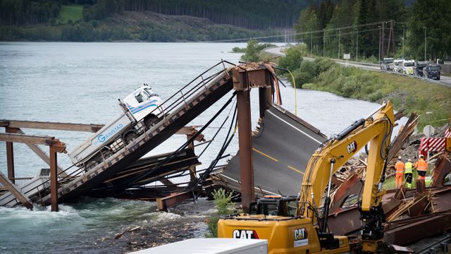 Fatal kollaps i en splittet veisektor
