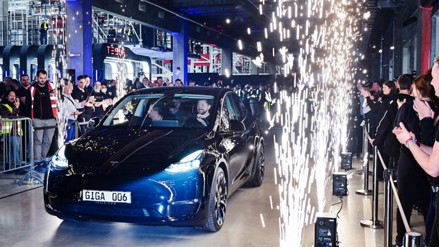 Tesla bygger lager i Tyskland. Har ikke lenger tro på «just-in-time»