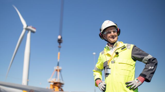 Utsett kraft fra land – bygg flytende havvind til oljeplattformene