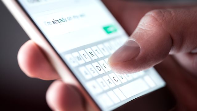 Frykter valg-trolling via SMS mer enn desinformasjon via sosiale medier
