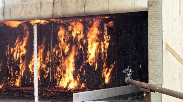Advarer mot brann i massivtre-bygg: Forsikringskaos