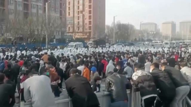 Kina stenger ned by etter protester ved Iphone-fabrikken til Foxconn