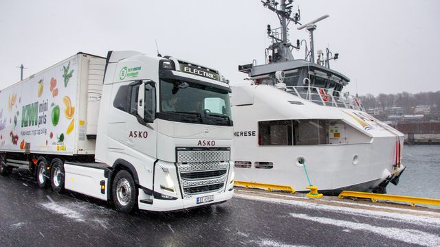 Norges tyngste elektriske lastebil går nå i kommersiell rute – regner én times ladetid
