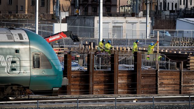 Språkproblemer før Follobanen åpnet