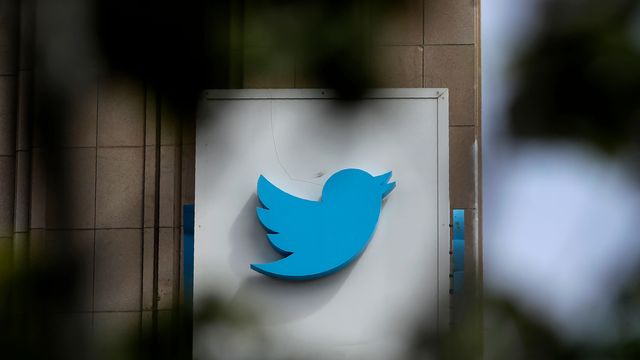 Teknologijournalist: Twitters inntekter har falt 40 prosent på ett år