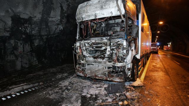 200 norske veitunneler er fremdeles dekket med svært brannfarlig materiale