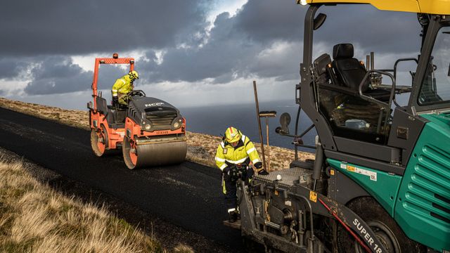 To kontrakter er avlyst, men NCC og Veidekke får to asfaltkontrakter i vest