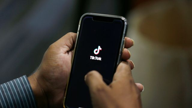 «Alle» forbyr Tiktok – nå vil FRP ha eget mobilråd mot Tiktok fra NSM