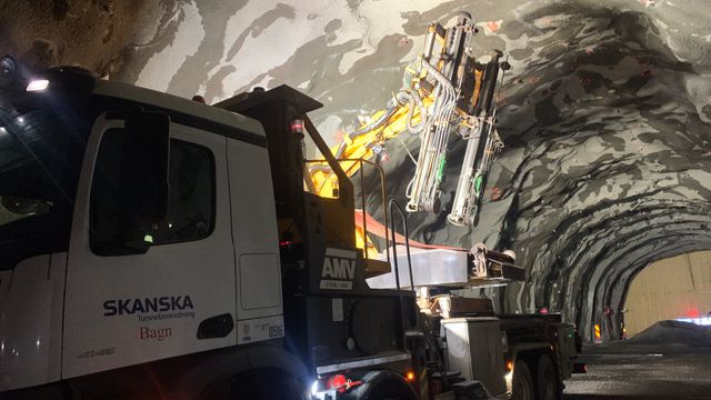 Her skjer tunnelinnkledningen elektrisk