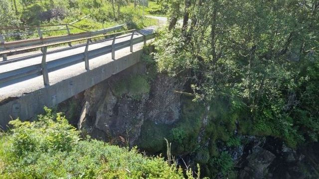 Lauvbrua - på veien opp mot Folgefonna - må skiftes ut