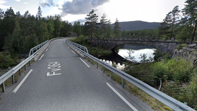 Tveito Maskin fikk oppdraget, og skal forsterke 2,6 km av fylkesvei 364