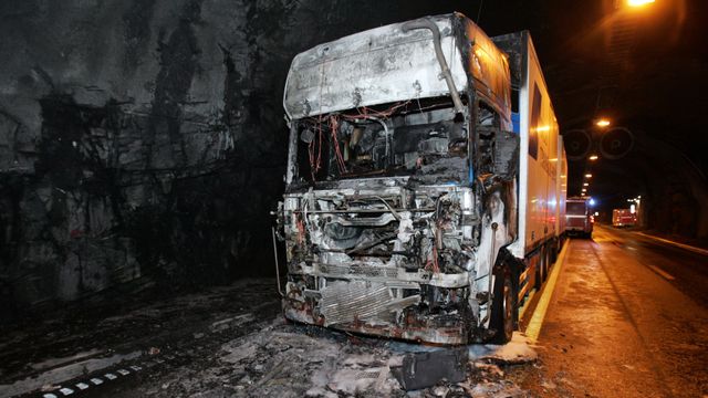 200 norske veitunneler er fremdeles dekket med svært brannfarlig materiale
