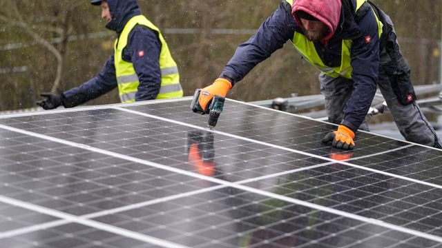 IEA: Det investeres nå mer i solenergi enn oljeutvinning