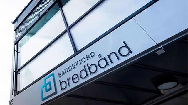 Kommunen høyner minsteprisen for Sandefjord Bredbånd med nye 100 mill