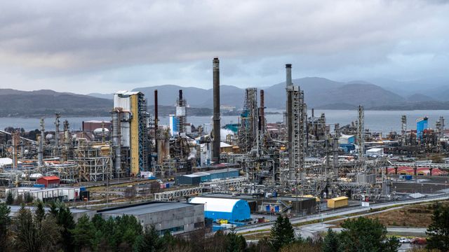 342 ansatte på Mongstad evakuert etter lynnedslag