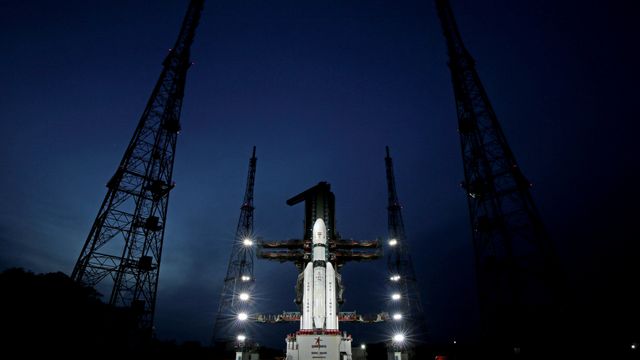 Indisk rakett på vei for nytt forsøk på månelanding