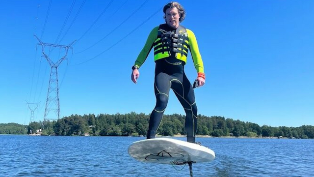 Slik bygget han sitt eget «svevende» surfebrett