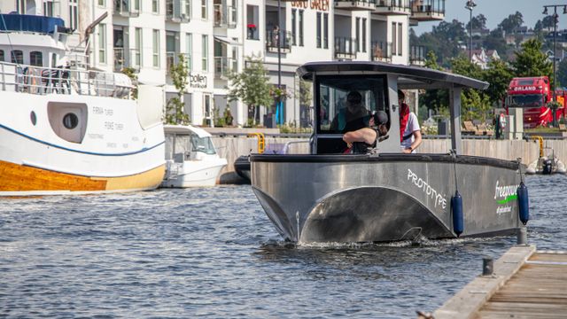 Denne el-båten kan gå dagen lang – så lenge sola skinner