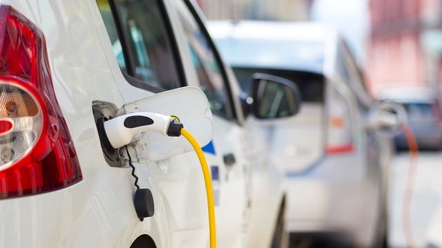 Faststoffbatterier kan snart gjøre elbilen tryggere og bedre