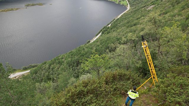 Skredsikrer Tinnsjøveien og Lauvjuv med nytt geofonanlegg