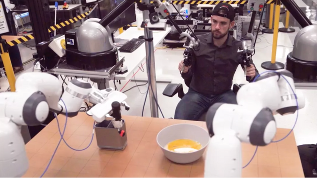 Ingen kode: Toyota lærer opp roboter som om de var barn