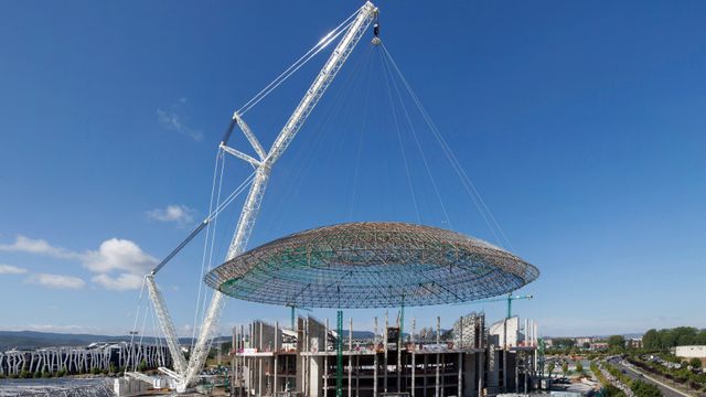 Utsetter kjempeløft: Megakranen som skal berge ulykkesbrua, er forsinket 