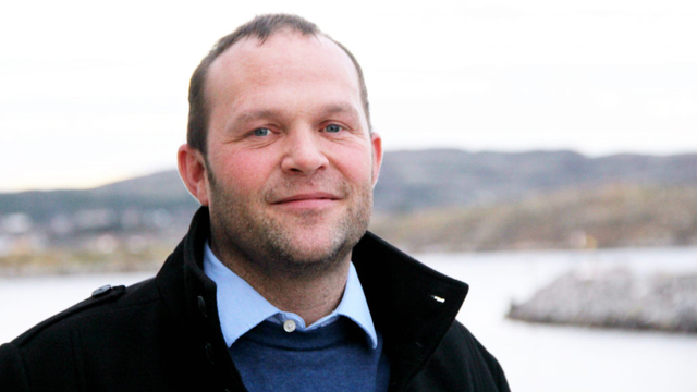 Nullutslippskrav for arbeidsbåter kan bety lading med dieselaggregat, mener verftsleder