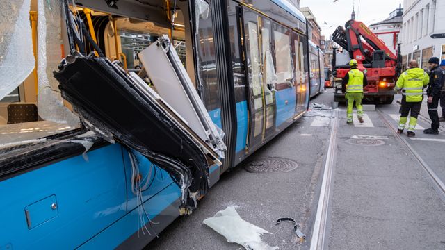 Kollisjon mellom trikk og lastebil i Oslo