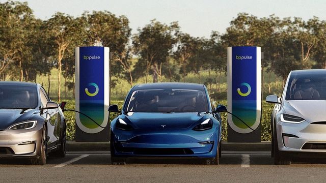 Tesla selger hurtigladere til BP