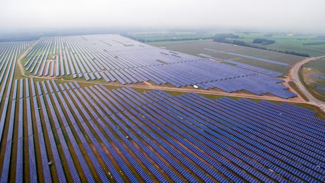 Enorme solcelleparker skaper trøbbel for Danmarks kraftnett