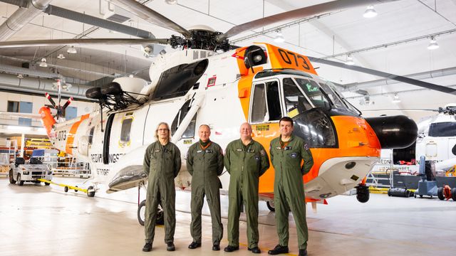 Fire Sea King-veteraner fløy til Bodø for å pensjonere både helikopter og seg selv