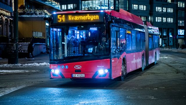 Rapport advarte mot rask elektrifisering. Likevel doblet Ruter antallet elbusser i Oslo i fjor. Så ble det kaldt
