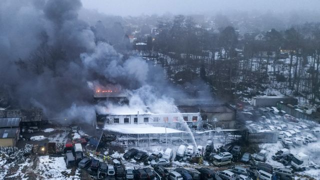 Brann i Sarpsborg stopper togtrafikken