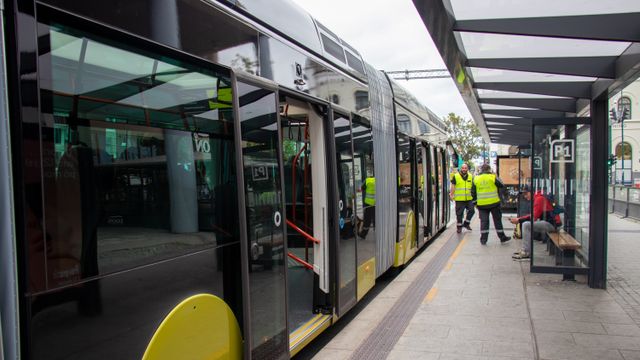 Bussene er både lengre og tyngre enn i Oslo – men har langt færre innstillinger