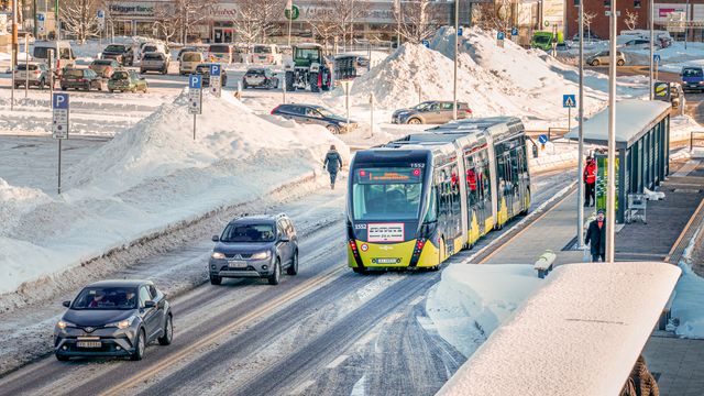 Bussene er både lengre og tyngre enn i Oslo – men har langt færre innstillinger