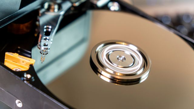Ny teknologi kan gi opptil 200 terabyte med lagringsplass på én skive i DVD-format