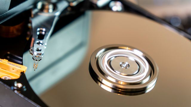 Ny teknologi kan gi opptil 200 terabyte med lagringsplass på én skive i DVD-format