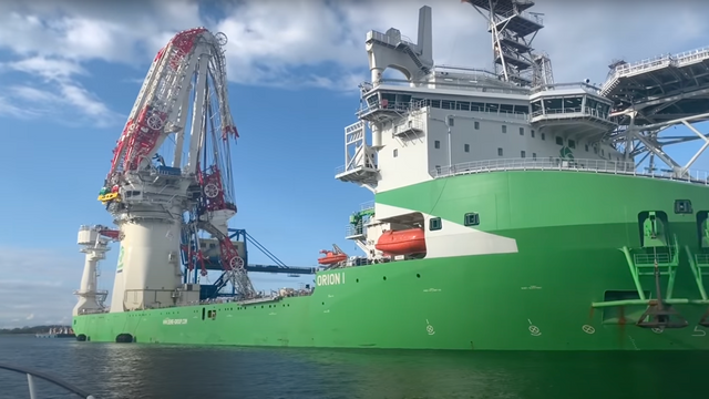 Kjempekranen knakk under test. Nå er DNV saksøkt i Norge