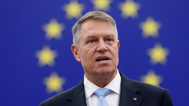 Romanias president kaster seg inn i kampen om å bli Nato-sjef