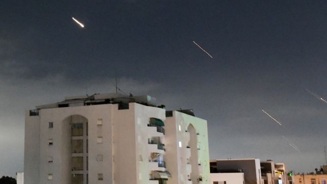 Iran sendte hundrevis av droner og raketter mot Israel