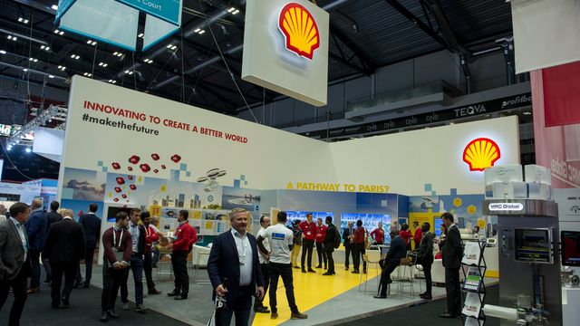 Aksjonæropprør mot Shells klimastrategi
