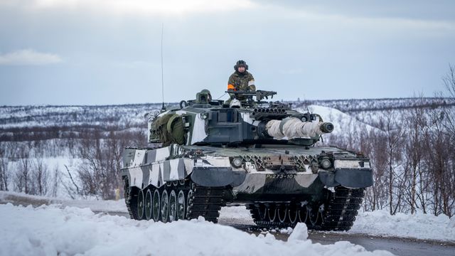 Levanger-bedrift skal montere Forsvarets nye stridsvogner
