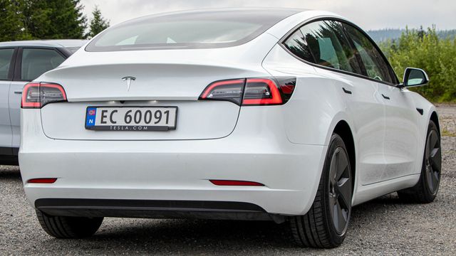 Tesla varsler økt pris som følge av EUs Kina-toll
