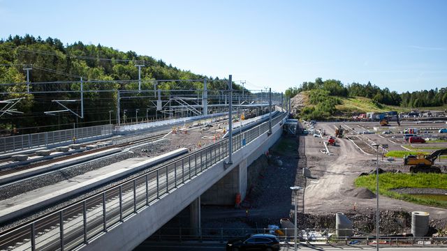 Vestfoldbanen og Dovrebanen blir forsinket med minst et år, og flere prosjekter kan stå for tur