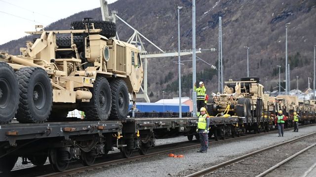 Norsk og svensk forsvar går sammen om jernbanevogner