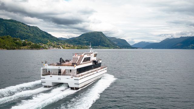 Få foten av hurtigbåtbremsen!