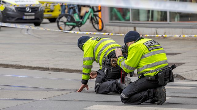 Undersøker sporvekselen etter ulykken