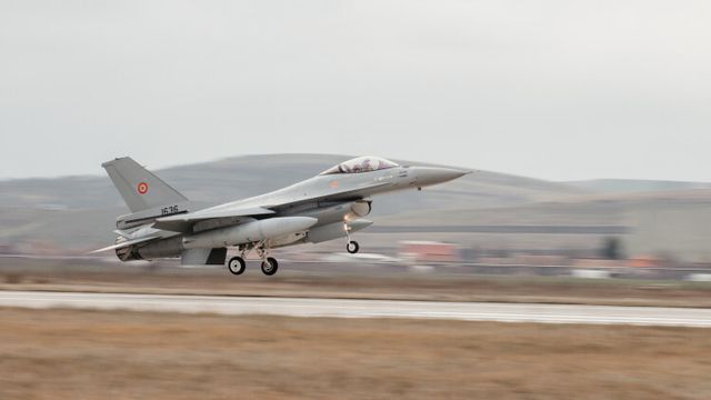 Halvparten av den norske F-16-leveransen er gjennomført