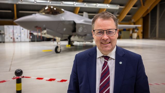 En rekke tidligere forsvarsministre skal grilles om F-35