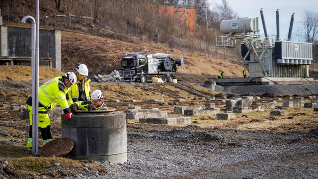 Statnett: 50-60 tonn olje har lekket ut etter innbrudd og skadeverk